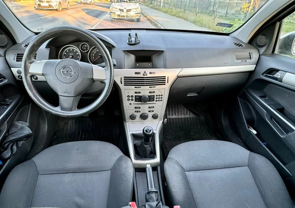 Opel Astra cena 10900 przebieg: 201300, rok produkcji 2008 z Szczecin małe 79